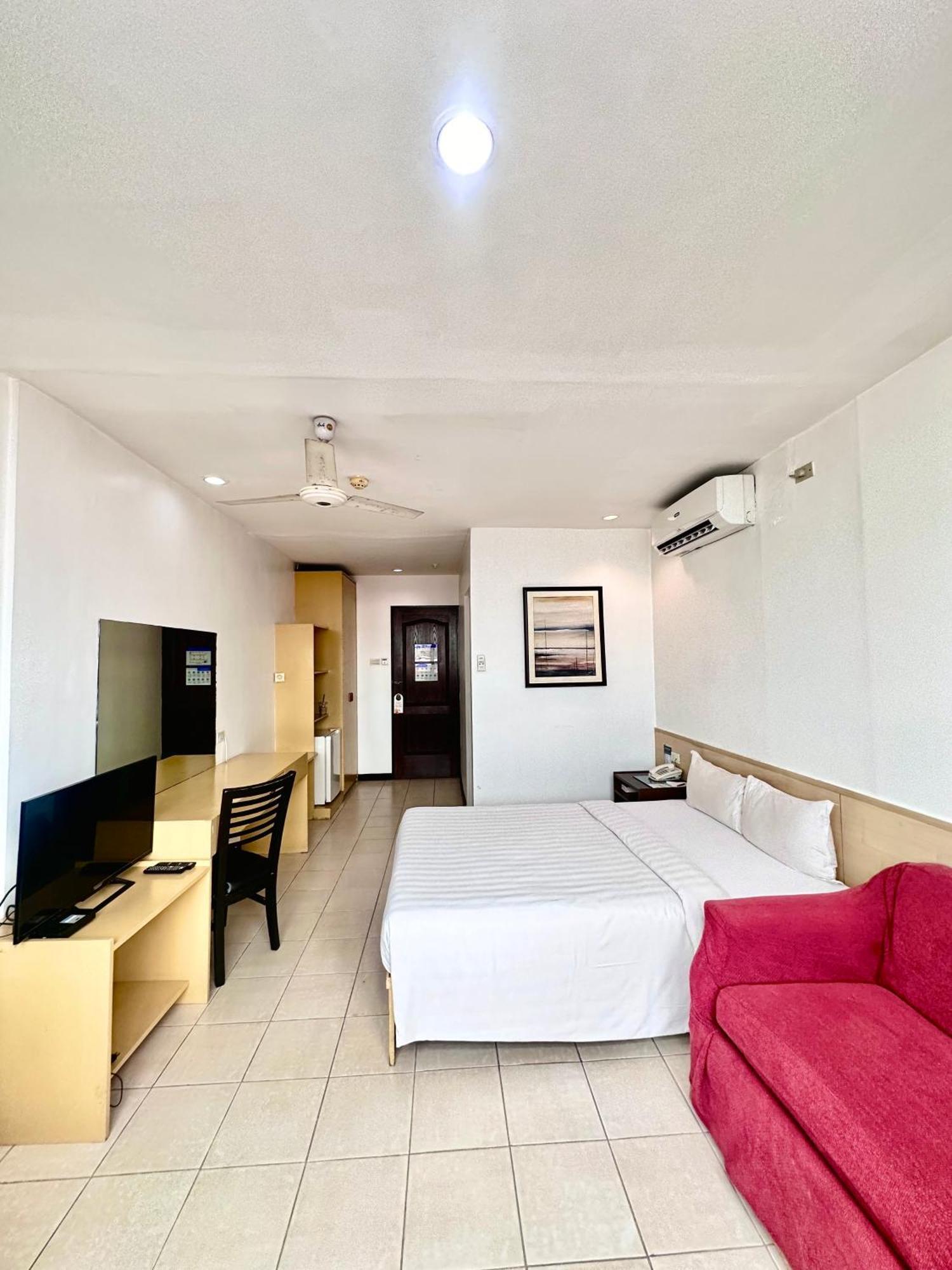 Hotel Pier Cuatro Cebu Exteriör bild